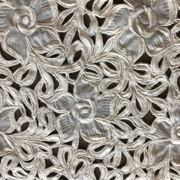 Table Runner - Picture 3 of 5